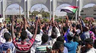 الحزب الحاكم في السودان يدعو لمسيرات مؤيدة للبشير 