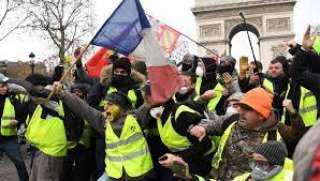 محتجو السترات الصفراء بالتجمع في منطقة بيرسي وسط باريس
