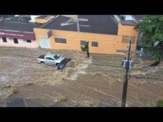 شاهد.. فيضانات عارمة تسبب انهيارات أرضية فى البرازيل