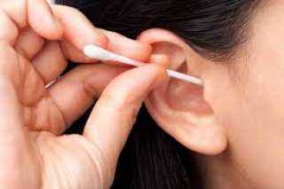 لهذه الأسباب بريطانيا تحظر أعواد تنظيف الأذن 