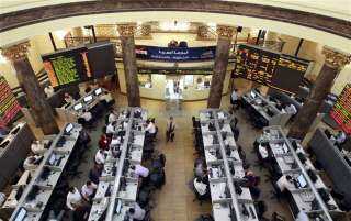 تراجع مؤشرات البورصة تعاملاتها بضغوط مبيعات المصريين والعرب