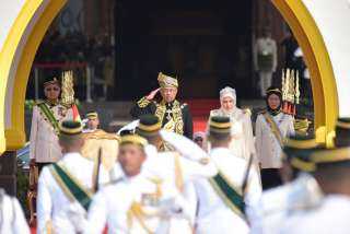 ملك ماليزيا الجديد يتربع على العرش