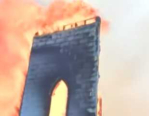 بالفيديو.. النيران تلتهم كنيسة تاريخية في ولاية تكساس