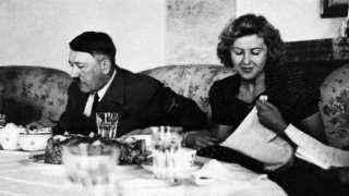 فتيات خاطرن بحياتهن لتذوق طعام هتلر وتجرع السم بدلا منه