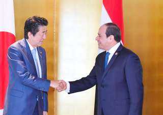 السيسى ورئيس وزراء اليابان يتفقدان الجناح المصرى بمعرض ”جيترو” بيوكوهاما