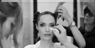 فيديو مرعب لتحول أنجلينا جولي في فيلم ”مالفيسينت”