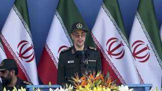 قائد الأركان الإيرانية يشيد بفضائل ”الدفاع المقدس” في أربع دول عربية