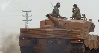 لا تتعلم من تجربتها: تركيا تستخدم دبابات قديمة في المعركة