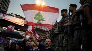 أنصار الرئيس اللبناني يحتشدون في بعبدا: لسنا فاسدين