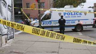مصرع مدني وإصابة شرطيين باشتباك في نيويورك