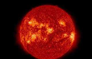 البحوث الفلكية تحذر من التحديق فى الشمس بالعين المجردة لحظة عبور عطارد