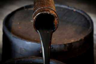 النفط ينخفض وسط مخاوف على الاقتصاد العالمي 