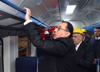 بالصور.. رئيس الوزراء يزور مصنع مهمات السكك الحديدية ”سيماف”