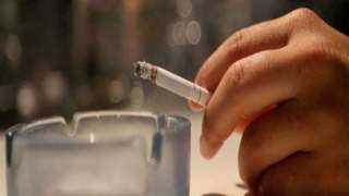 دراسة: السجائر تطلق ”خطرا غير مرئي” حتى بعد إطفائها