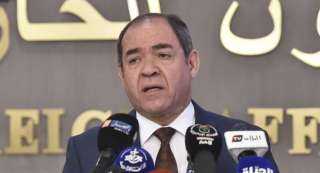 حفتر والحويج يستقبلان في بنغازي وزير خارجية الجزائر