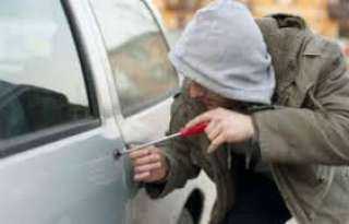 القبض على شخصين أثناء سرقتهما سيارة بمدينة نصر