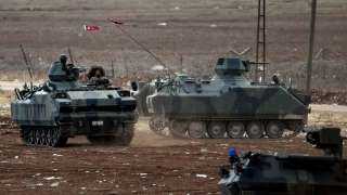 بلومبرغ: تركيا أرسلت مئات الدبابات إلى إدلب وسط توقعات بمواجهة مع القوات السورية