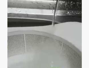 بالفيديو.. تجمد المياه لحظة خروجها من الحنفيات في السعودية