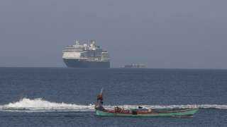 سفينة سياحية رفضت 5 دول استقبالها بسبب ”كورونا” ترسو قبالة كمبوديا