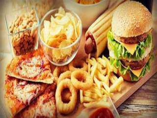 دراسة تكشف عن وجبات غذائية تضر بخصوبة الرجال