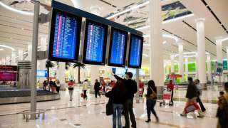 الإمارات تعلق إجراءات ”التأشيرة عند الوصول”