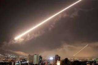 الدفاعات الجوية السورية تتصدى لأهداف معادية من طائرات اسرائيلية في سماء حمص 