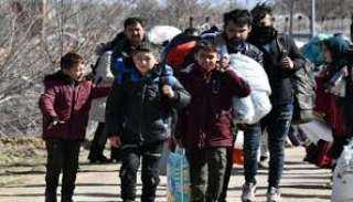 بريطانيا تستقبل 16 طفلا من مخيمات لجوء يونانية