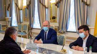 رئيس أوكرانيا يرغب في أن يصاب بالفيروس التاجي ليثبت أنه ليس بطاعون