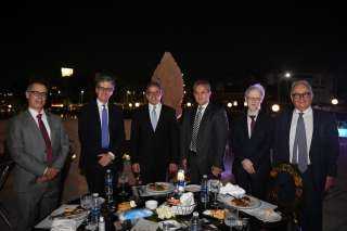 41 سفيرا من دول العالم يزورون قصر البارون امبان ويحضرون حفل عشاء بالحديقة