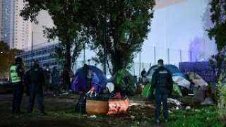 إجلاء أكثر من ألف مهاجر من مخيم قرب باريس  