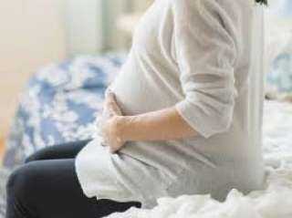باحثون يحددون مرحلة الحمل التي تتعرض فيها الأجنة لخطر ”كوفيد-19”