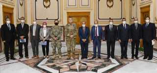 مرسي يبحث مع الملحق العسكرى بالسفارة الأمريكية سبل تعزيز التعاون في مجالات التصنيع المختلفة