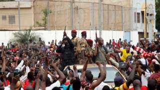 قائد انقلاب مالي ينصب نفسه رئيسا للمجلس العسكري
