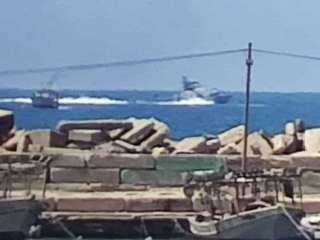 زوارق حربية إسرائيلية تفتح النار على مركب صيد غرب ميناء قطاع غزة  