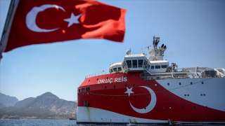 تركيا تسحب سفينة التنقيب من البحر المتوسط