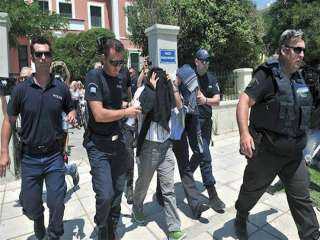 تركيا تعتقل أعضاء في المعارضة الكردية بذريعة ”الإرهاب”