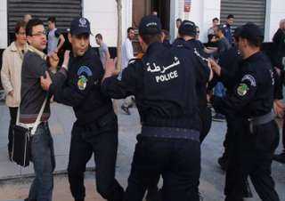 الجزائر.. قوات الأمن تمنع مسيرة احتجاجية في ولاية البويرة وتعتقل 5 أشخاص 