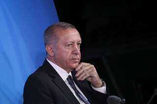 أردوغان يوسع حملاته الخارجية للهرب من سؤال الانهيار الاقتصادي