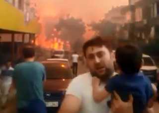 بالفيديو.. ذعر وهلع.. حريق هائل يلتهم الأخضر واليابس في تركيا