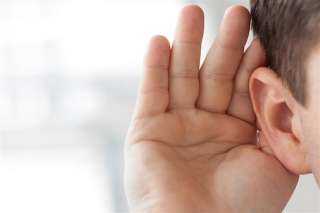 أطباء يحذرون.. تقارير عن فقدان مريض السمع فجأة في أذنه اليسرى بعد إصابة ”كوفيد-19”