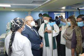 الخشت وعلي جمعة يفتتحان 3 وحدات طبية بمستشفيات أبو الريش المنيرة والياباني بعد تطويرها وتجديدها