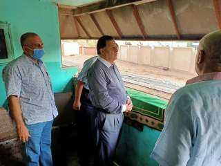 رئيس هيئة السكة الحديد في زيارة تفقدية لمتابعة الأعمال ببرجي التوضيب وقليوب