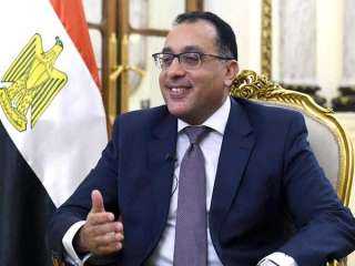 رئيس الوزراء يصل بغداد لرئاسة وفد مصر باجتماعات اللجنة العليا المصرية العراقية