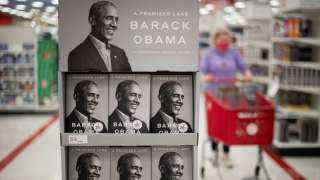 أوباما يبيع مليون نسخة من كتابه ”أرض الميعاد” في أسبوع 