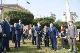 أبو الغيط والخشت يزرعان شجرة زيتون في جامعة القاهرة للدعوة إلى السلام بين العقول ورمز للحياة