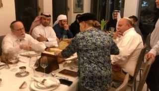 بالفيديو.. عشاء خاص يجمع إماراتيين وإسرائيليين وبحرينيين