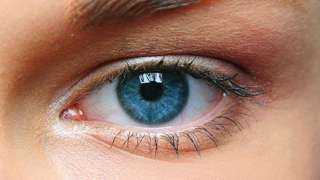 بريطانيا تعتمد عقارا يبطئ فقدان البصر لدى كبار السن وينقذ من العمى