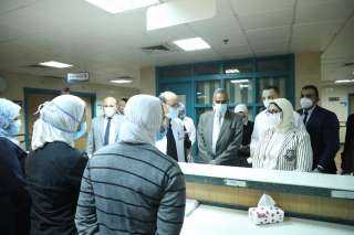 وزيرة الصحة تتفقد مستشفى الشيخ زايد لمتابعة سير العمل والاطمئنان على تقديم كافة الخدمات الطبية للمرضى