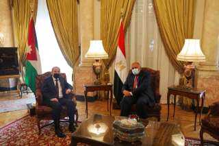 وزير الخارجية يبحث مع نظيره الأردنى تعزيز العلاقات والقضايا الإقليمية