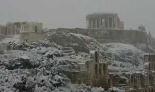 تعليق حملة التلقيح ضد كورونا بسبب الثلوج فى اليونان